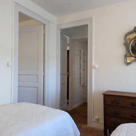 Maison Authentique Avec Piscine Et Jardin Prive A - Fr-1-653-278 * Abzac (Charente)