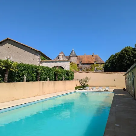 Maison Authentique Avec Piscine Et Jardin Prive A - Fr-1-653-278