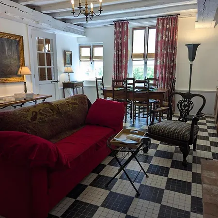 Maison Authentique Avec Piscine Et Jardin Prive A - Fr-1-653-278 *