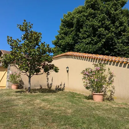 Prázdninový dům Maison Authentique Avec Piscine Et Jardin Prive A - Fr-1-653-278