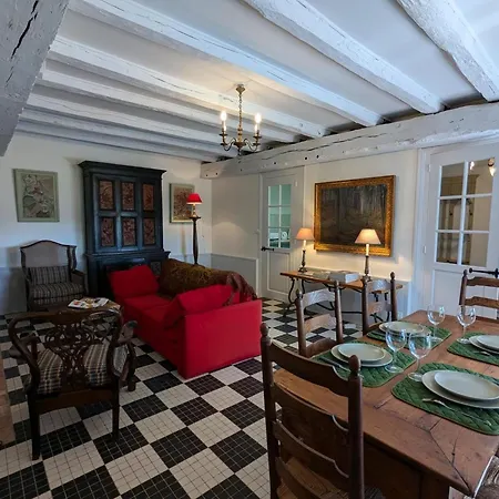 Maison Authentique Avec Piscine Et Jardin Prive A - Fr-1-653-278