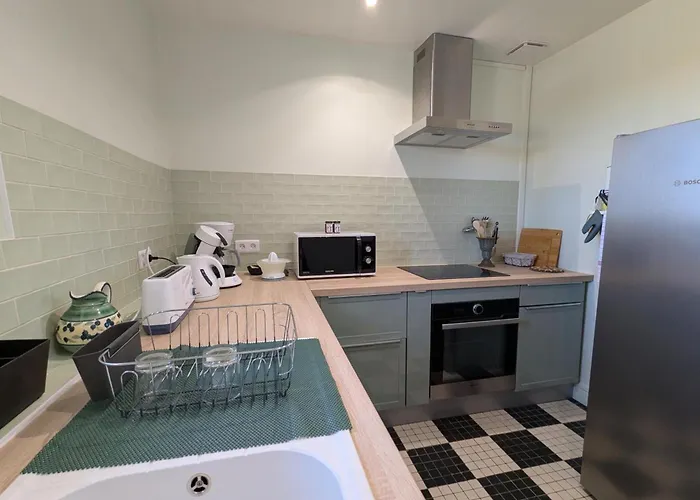 Authentique Avec Piscine&jardin En Charente - Fr-1-653-278 Hébergement de vacances *