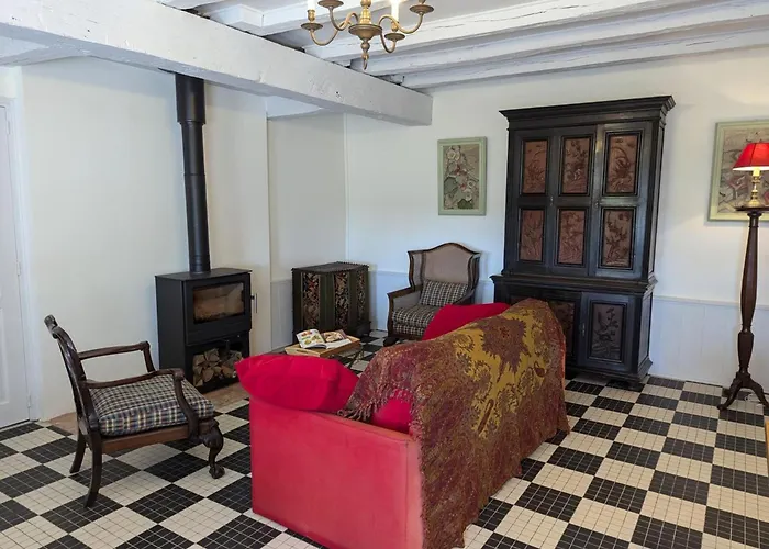 Authentique Avec Piscine&jardin En Charente - Fr-1-653-278 Hébergement de vacances *