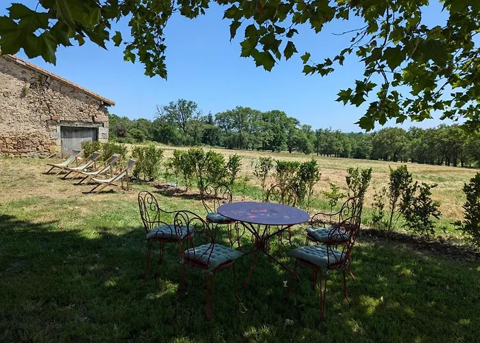 Authentique Avec Piscine&jardin En Charente - Fr-1-653-278